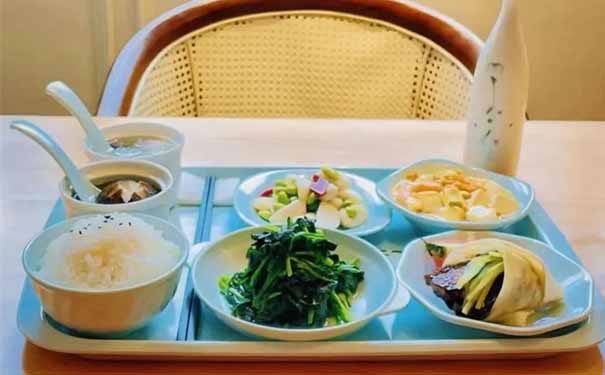 中天·綠城大愛(ài)天下醫(yī)養(yǎng)中心